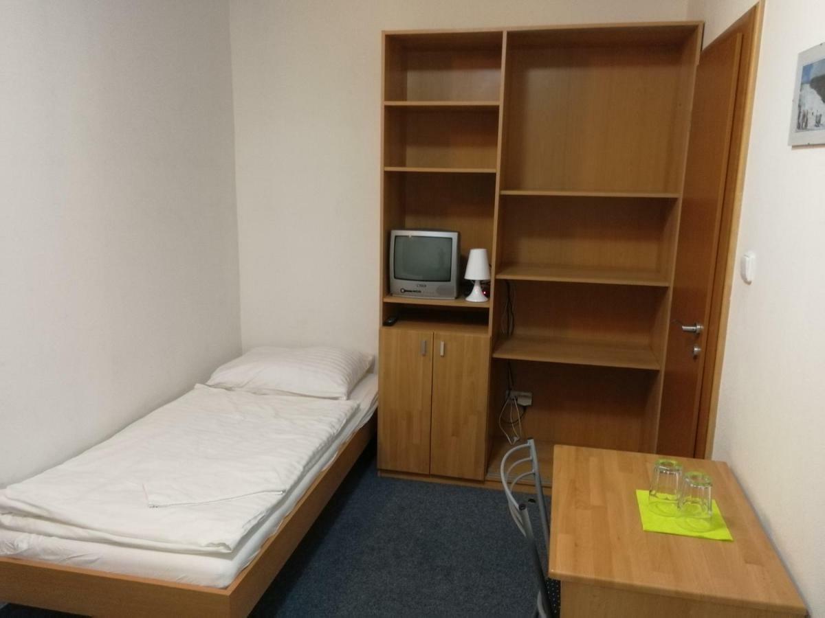Penzion Zoo Pod Hresnou Kavecany Oda fotoğraf